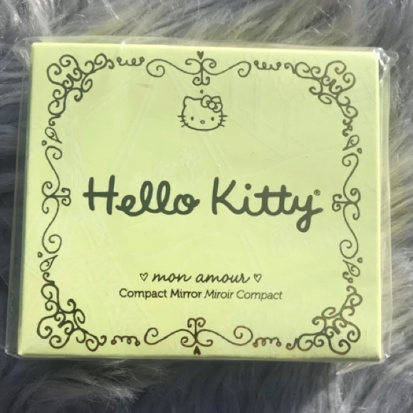 Hello Kitty x Sephora Mon Amour compact mirror - Picture 4 of 4